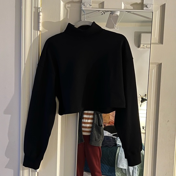 H&M Turtleneck Crop Sweatshirt - Picture 2 of 3
